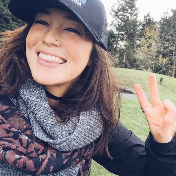 Meet your Posher, Jessica - Picture 2 of 5